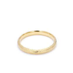 GULDRING MED ORGANISK OVERFLADE