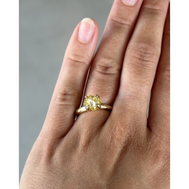 RING MED INTENSE YELLOW R� DIAMANT