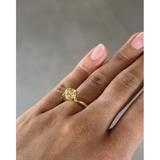 RING MED INTENSE YELLOW R� DIAMANT