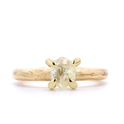 R DIAMANT RING MED BANKET OVERFLADE