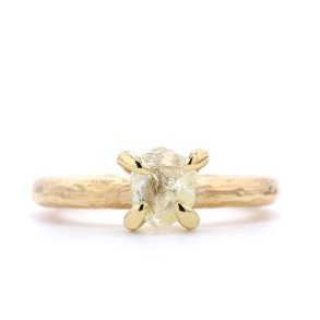 R� DIAMANT RING MED BANKET OVERFLADE