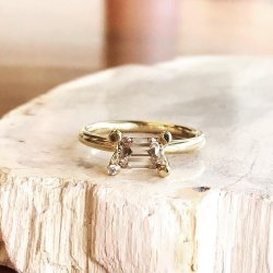 EMERALD CUT DIAMANTRING CHAMPAGNE 