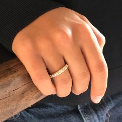 ALLIANCERING MED DIAMANTER I HVIDGULD