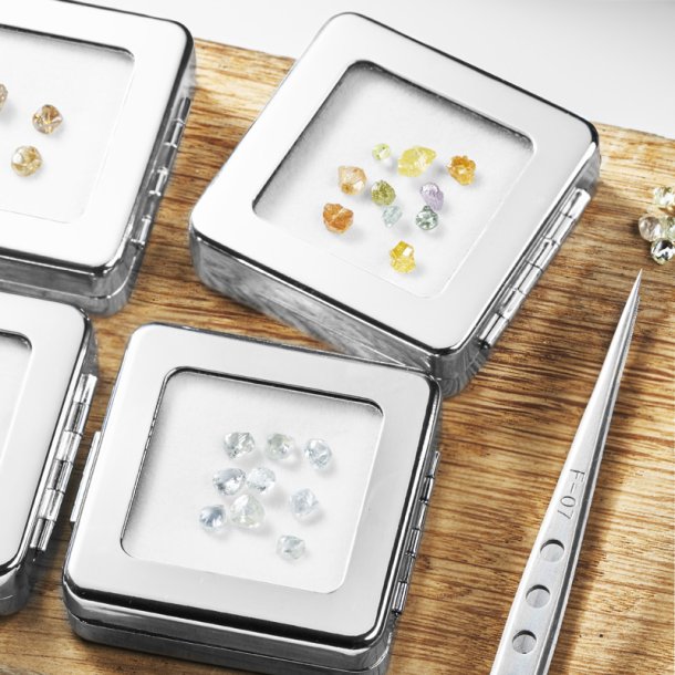 VIELSESRING MED R� DIAMANT