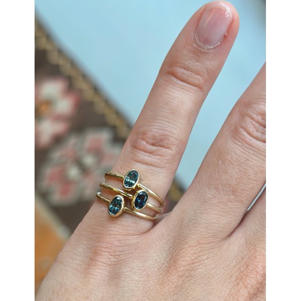 SAFIRRING MED OVAL R�RFATNING