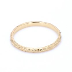 GULDRING MED STRUKTUR