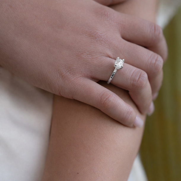 VIELSESRING R� DIAMANT &amp; HVIDGULD 
