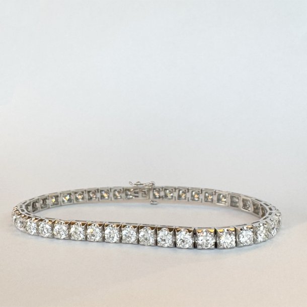 TENNISARMB�ND 7.48 CT / S�RPRIS