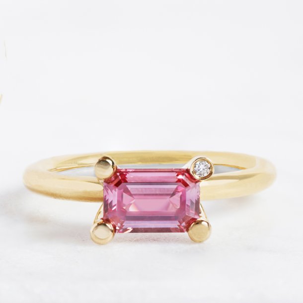 EMERALD CUT DIAMANTRING PINK 